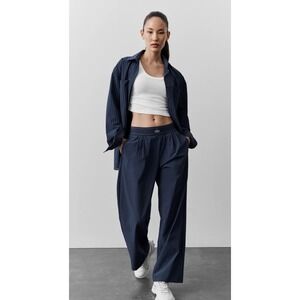 ALO Yoga | Pants & Jumpsuits | Alo Yoga Midrise Showdown Trouser